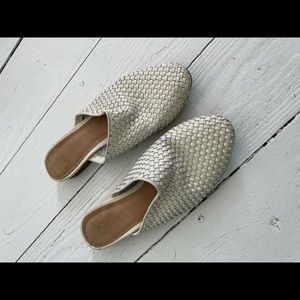 Madewell white leather woven mules/slides